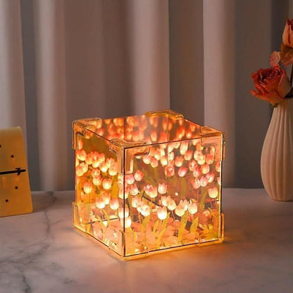 BLOOM TULIP LAMP